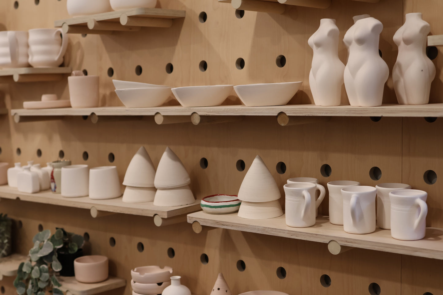 🌹 🔥 Spicy Balkan ✕ Clay Painting Workshop - International Women’s Day Workshop 🌹